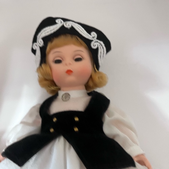 Limited Edition Vintage Madame Alexander Doll Estonia - Picture 7 of 10